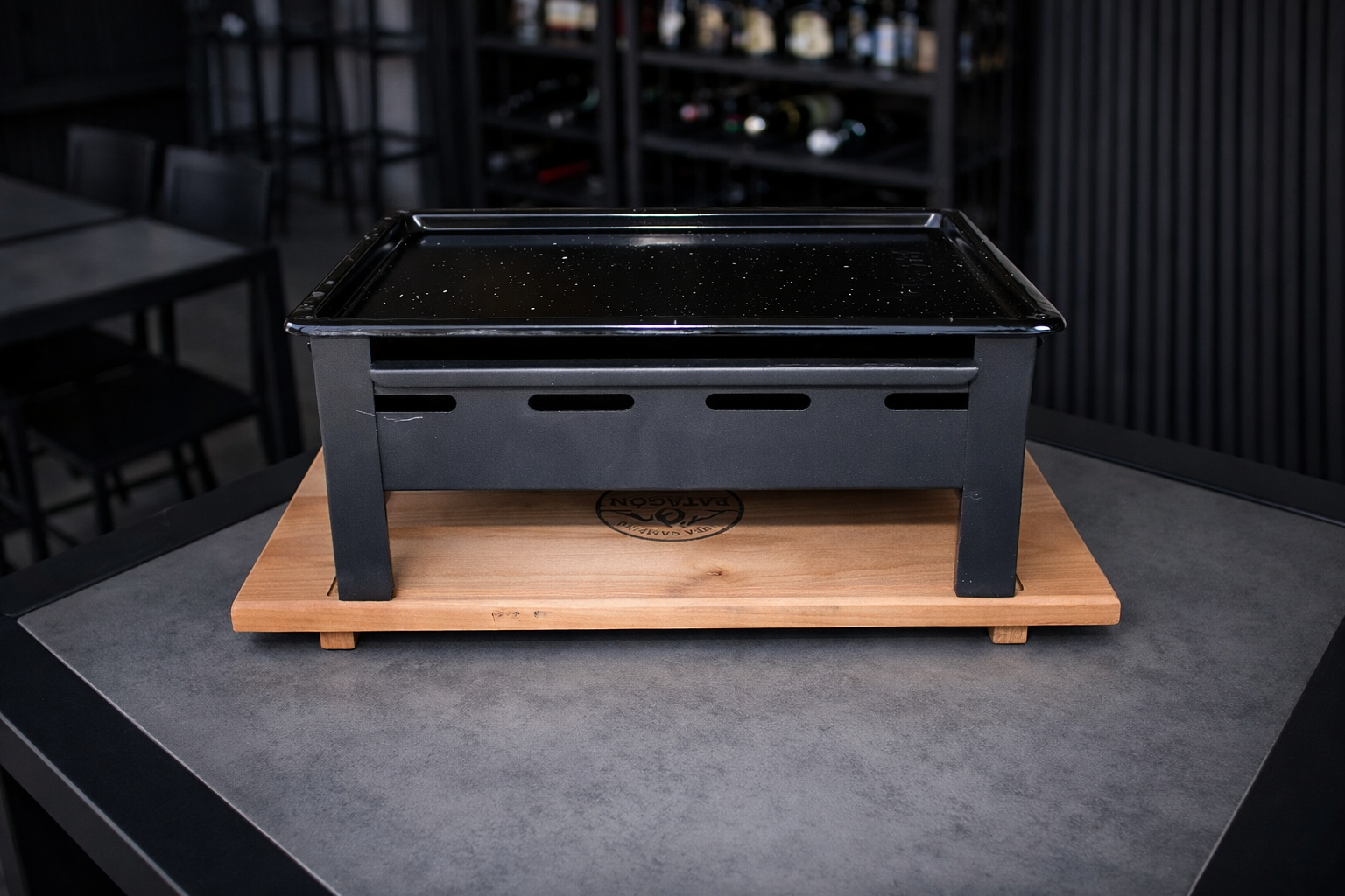 BRASERO ENLOZADO SOBRE MESA